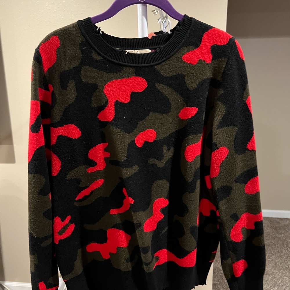 Elan Camouflage Red and Black Sweater